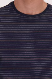Détail de T-shirt bleu foncé à motif rayé kaki et blanc de Ravøtt pour Hommes