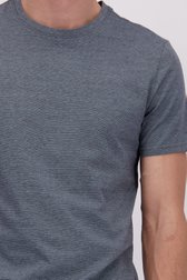 Détail de T-shirt bleu gris à fines rayures de Ravøtt pour Hommes