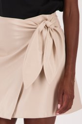 Taupe wikkelrok in leather look van Louise voor Dames
