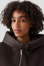 Détail de Veste de pluie brune à capuche amovible de Opus pour Femmes