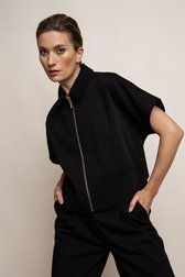 Le devant de Veste noire à manches courtes de D'Auvry pour Femmes