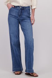 Detail van Wijde blauwe jeans met verwassen effect door Geisha voor Dames
