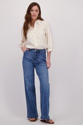 Voorkant van Wijde blauwe jeans met verwassen effect door Geisha voor Dames