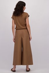 Detail van Wijde bruine broek met elastische tailleband door Louise voor Dames
