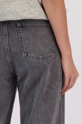 Detail van Wijde grijze jeans door Louise voor Dames