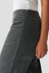 Detail van Wijde groene culotte in corduroy door Opus voor Dames