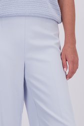 Detail van Wijde lichtblauwe broek - 7/8 lengte  door Libelle voor Dames