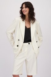 Detail van Witte blazer met zwarte krijtstreep door Louise voor Dames