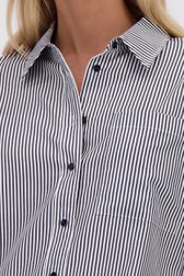 Detail van Witte blouse met donkerblauw gestreept motief door Liberty Island voor Dames