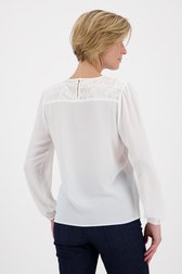 Witte blouse met geborduurd detail van Claude Arielle voor Dames