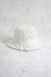 Achterkant van Witte gehaakte hoed met strikdetail door Modeno voor Dames