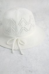 Productfoto 1 van Witte gehaakte hoed met strikdetail door Modeno voor Dames