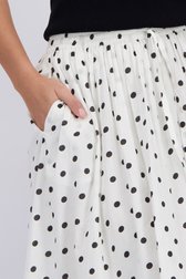 Detail van Witte midirok met zwarte polkadotprint door JDY voor Dames