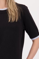 Detail van Zwart truitje met lichtblauwe accenten door D'Auvry voor Dames