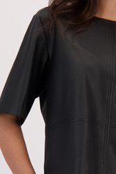 Detail van Zwarte blouse met leather look door Louise voor Dames