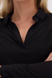 Detail van Zwarte blouse met V-hals door Liberty Island voor Dames
