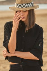 Zwarte cropped blouse met gehaakt detail van Louise voor Dames