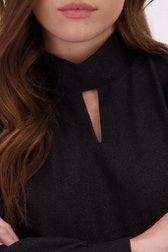 Detail van Zwarte glitterblouse met V-hals  door Geisha voor Dames