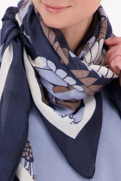 Opus Snood blauw-wit bloemenprint straat-mode uitstraling Accessoires Sjaals Snoods 