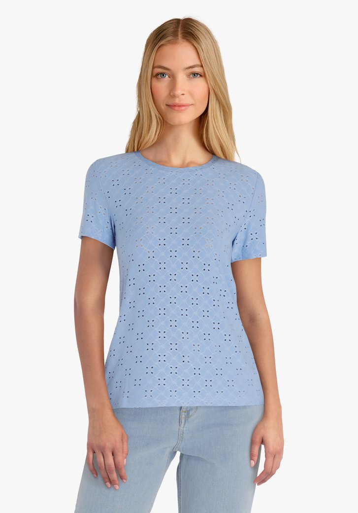 Lichtblauw T-shirt met geperforeerde bloemenprint